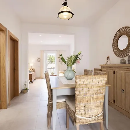 Toni * 坎皮卡福特